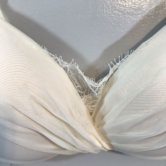 Wacoal Beige Lace Peek A Boo Underwire Full Coverage Adjustable Strap Bra 32DD - Picture 2 of 7